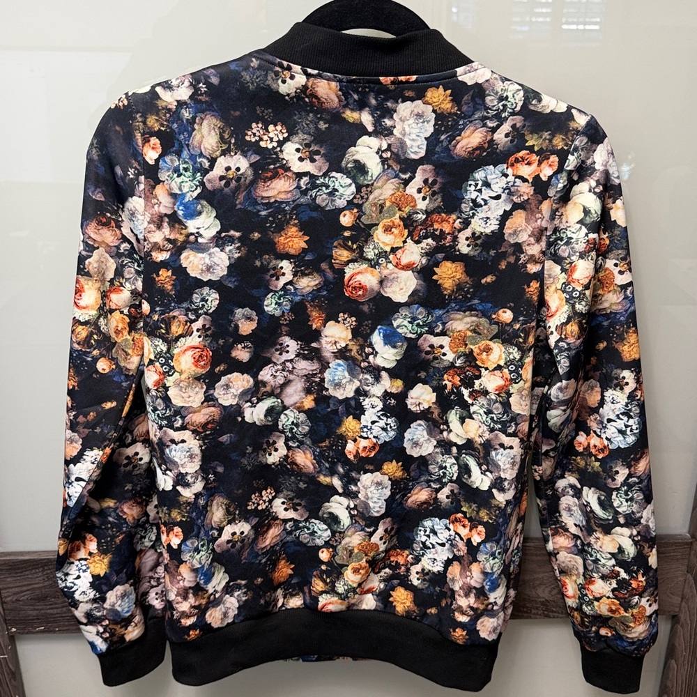 Lark Black Floral Print Bomber Jacket - Picture 5 of 8